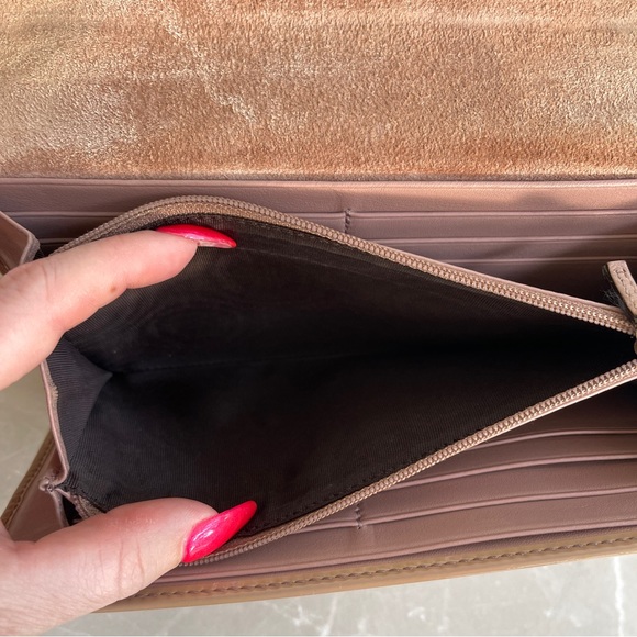 Gucci Blush Pink Patent Microguccissima Leather Continental Wallet - Picture 17 of 17